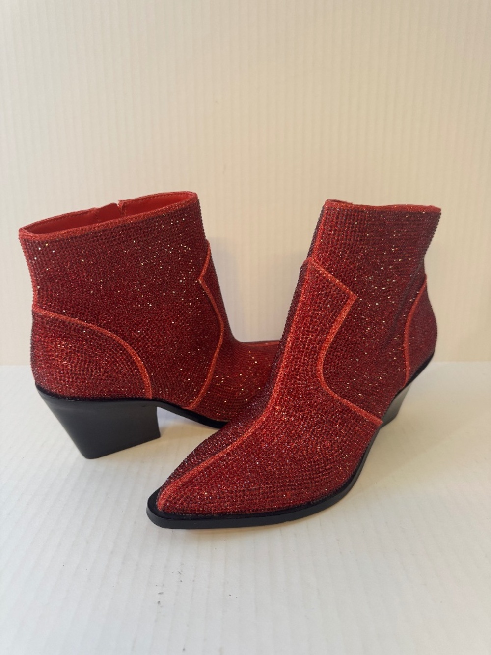 NWOB NEW Red Rhinestone Western Ankle Boots Pointed Toe Cowboy Sparkle Size 6